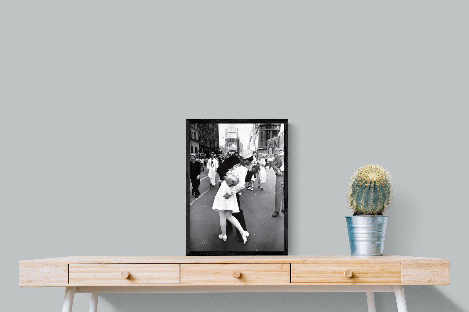 V-J Day-Wall_Art-45 x 60cm-Mounted Canvas-Black-Pixalot